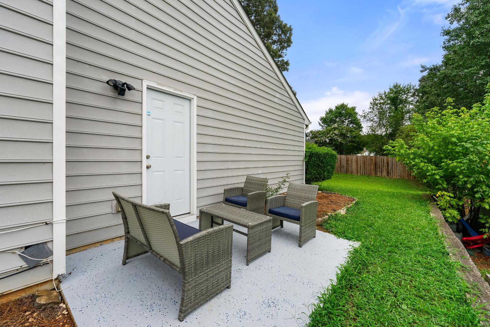 Charming 3br 2ba Retreat, Cozy Ferienhaus Decatur